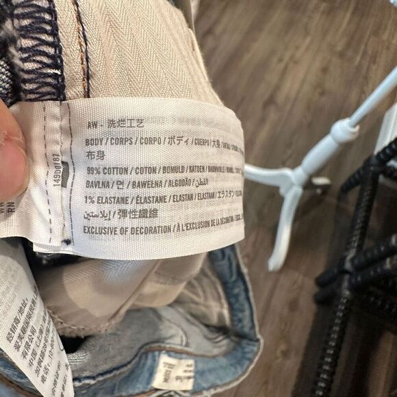 Abercrombie and Fitch, the Mom short size 22 - Picture 3 of 5